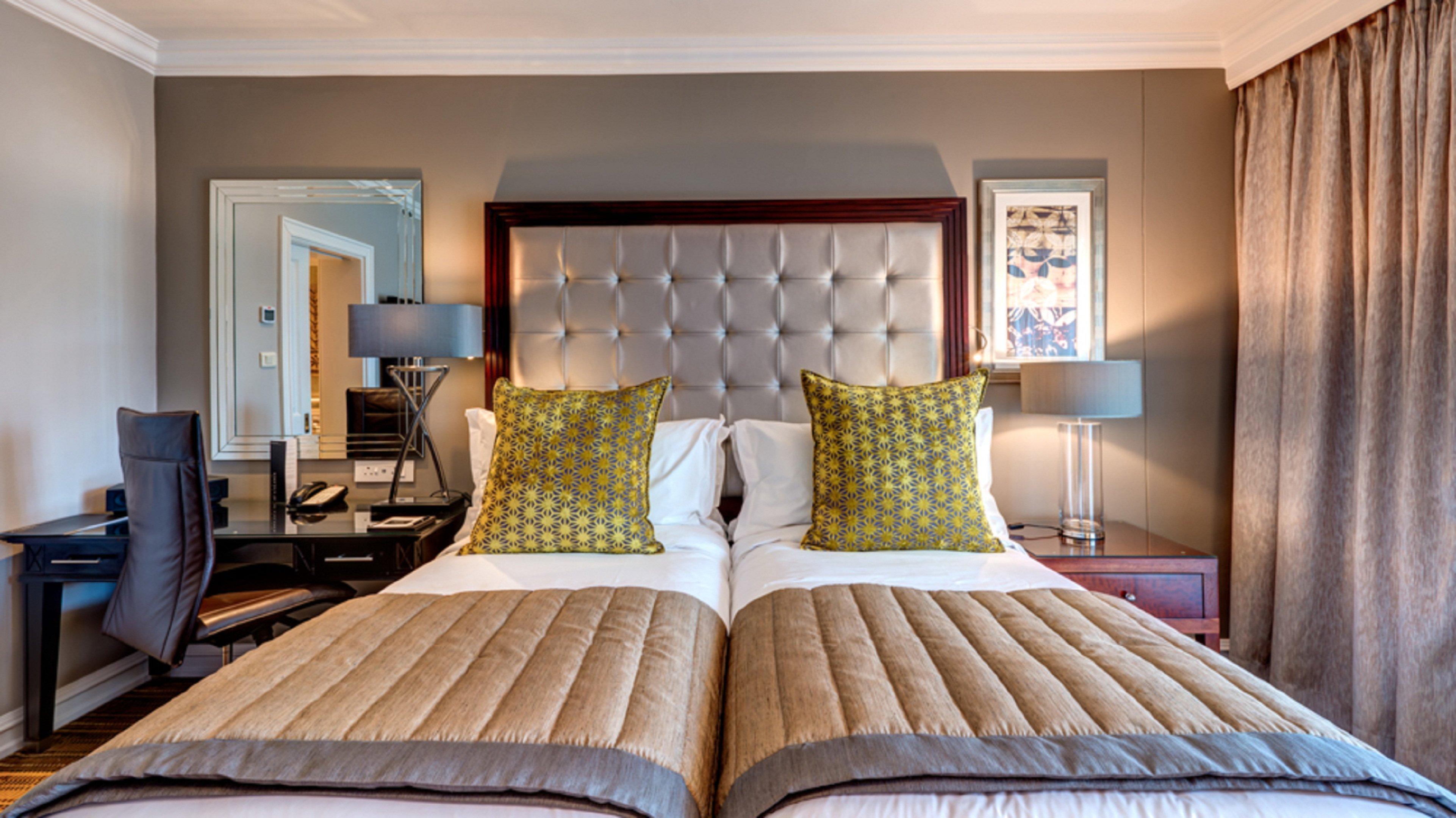 Intercontinental Johannesburg Or Tambo Airport Hotel By Ihg Кемптън Парк Екстериор снимка A bedroom at the hotel