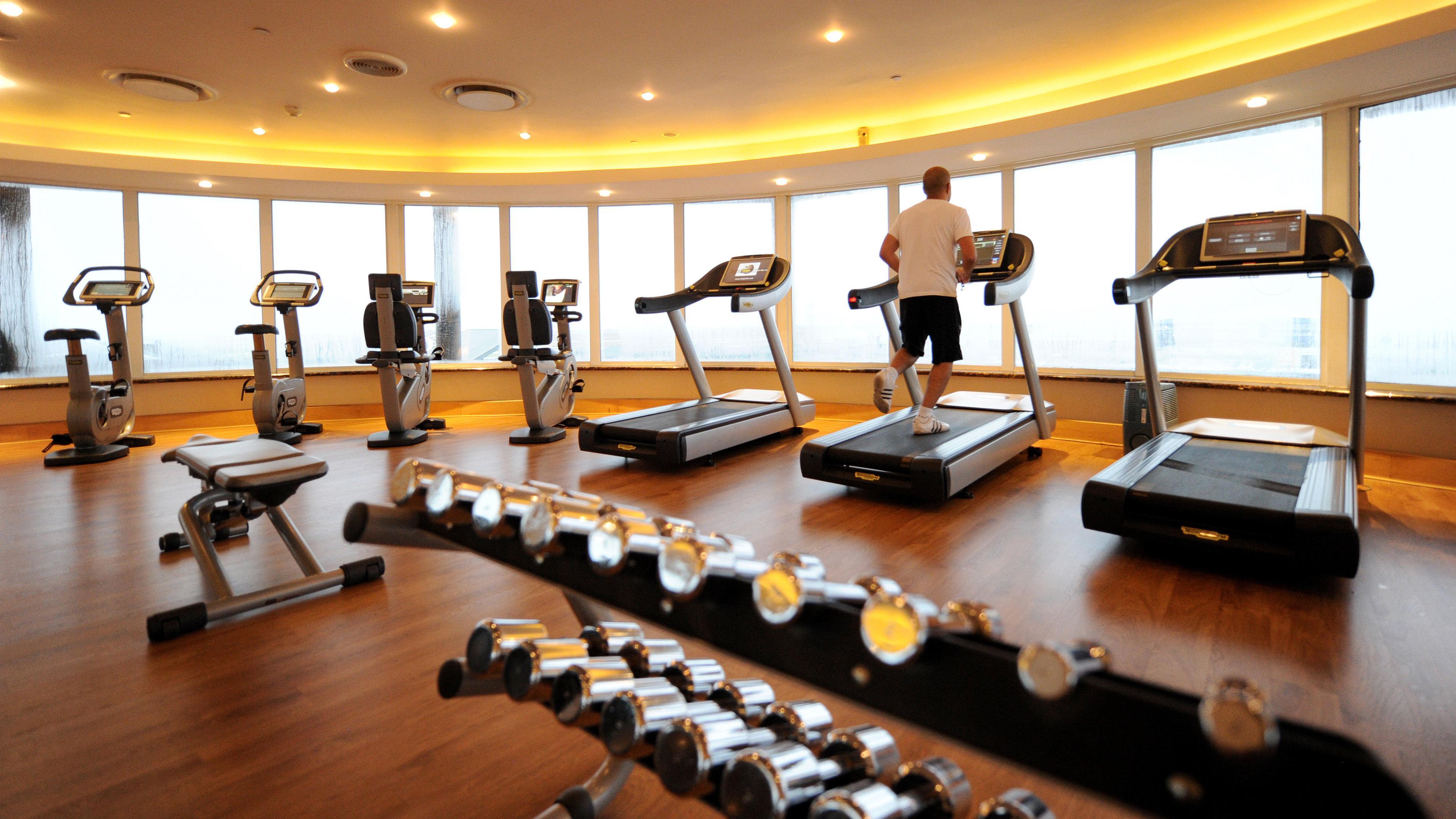 Intercontinental Johannesburg Or Tambo Airport Hotel By Ihg Кемптън Парк Екстериор снимка A gym