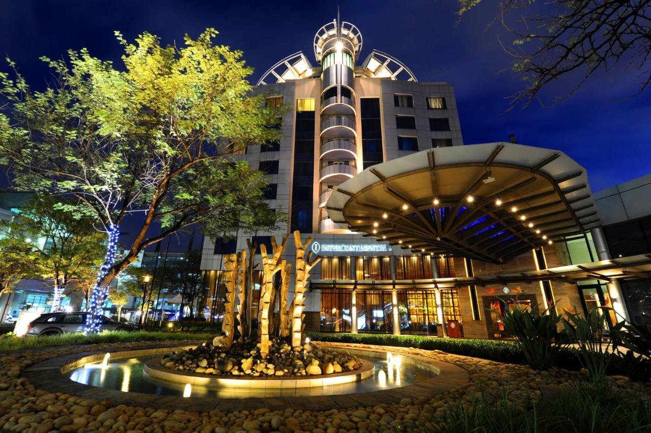 Intercontinental Johannesburg Or Tambo Airport Hotel By Ihg Кемптън Парк Екстериор снимка The Royal