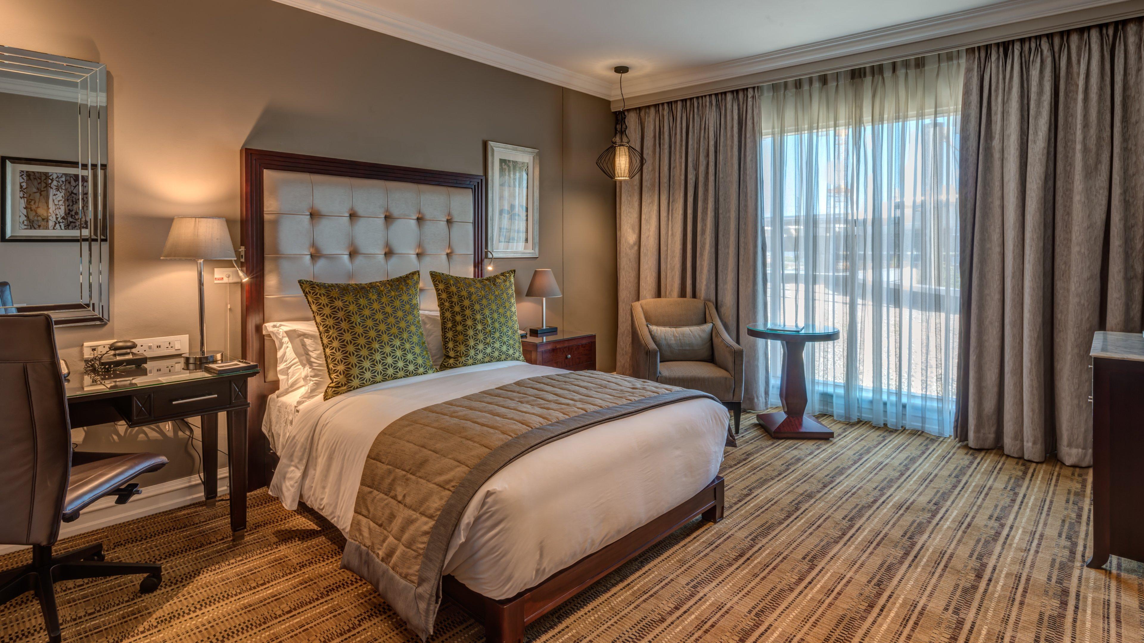 Intercontinental Johannesburg Or Tambo Airport Hotel By Ihg Кемптън Парк Екстериор снимка A bedroom at the Taj Bengal
