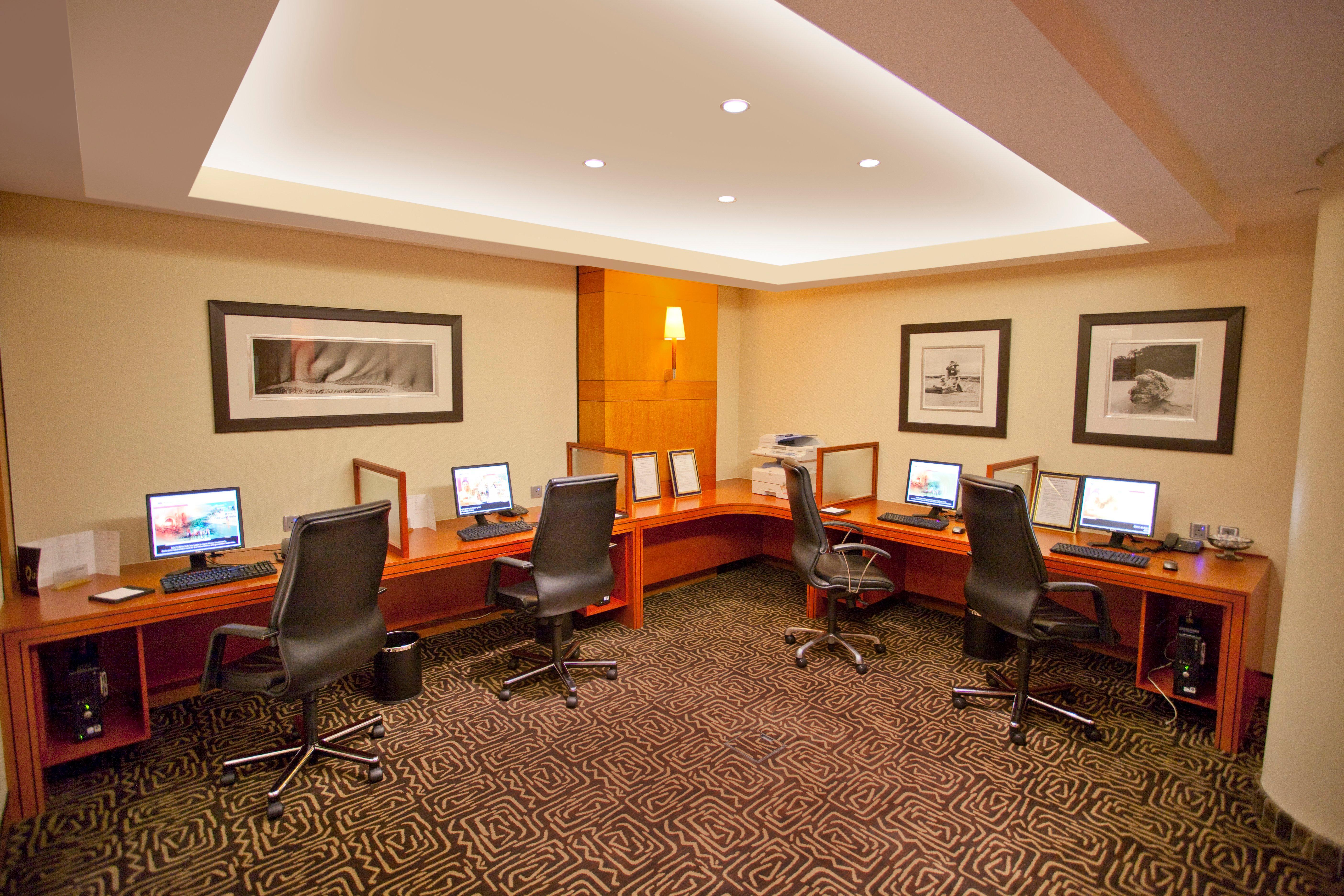 Intercontinental Johannesburg Or Tambo Airport Hotel By Ihg Кемптън Парк Съоръжения снимка Business Center