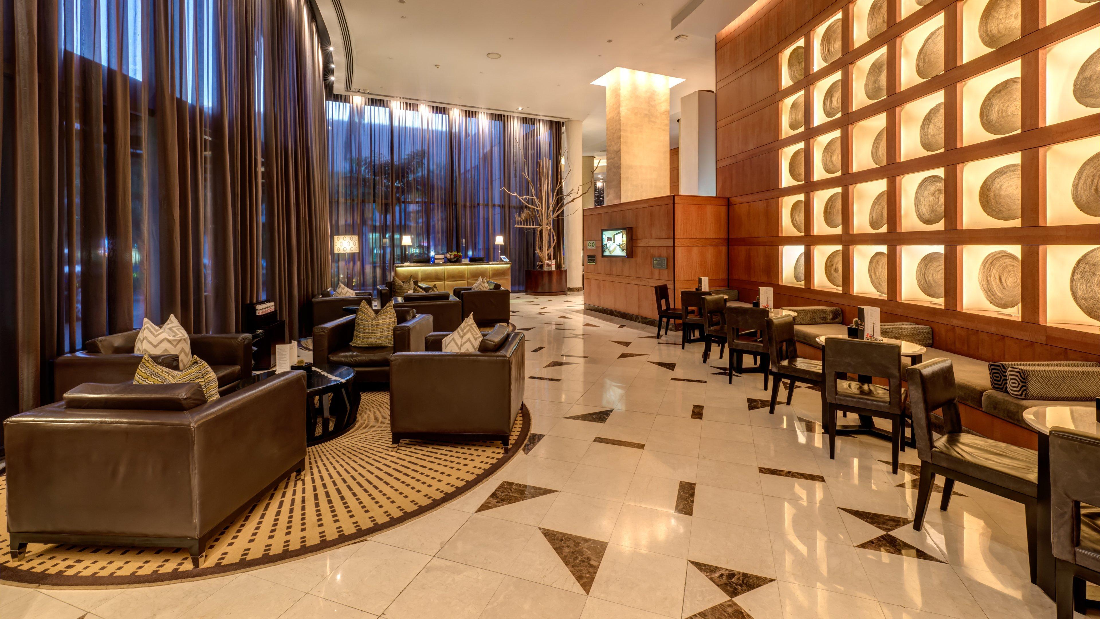 Intercontinental Johannesburg Or Tambo Airport Hotel By Ihg Кемптън Парк Екстериор снимка The lobby of the hotel