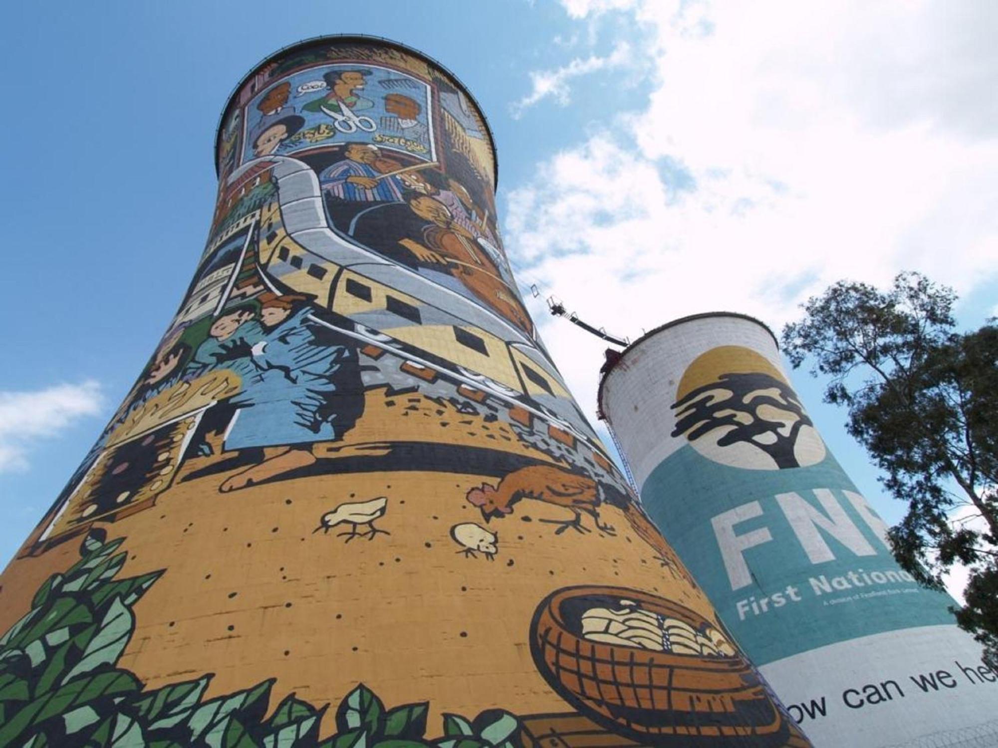 Intercontinental Johannesburg Or Tambo Airport Hotel By Ihg Кемптън Парк Екстериор снимка The two silos at the brewery