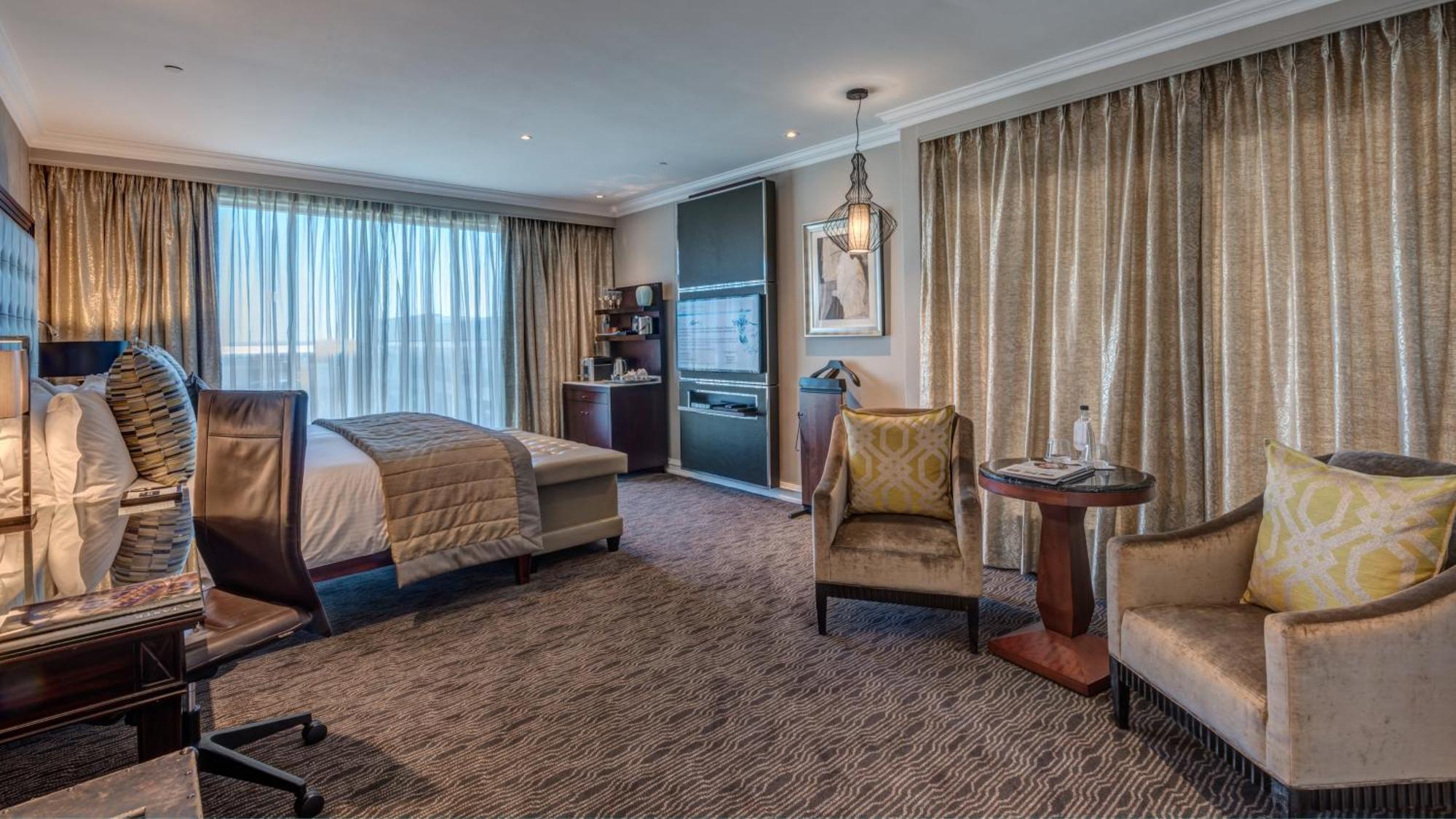 Intercontinental Johannesburg Or Tambo Airport Hotel By Ihg Кемптън Парк Екстериор снимка